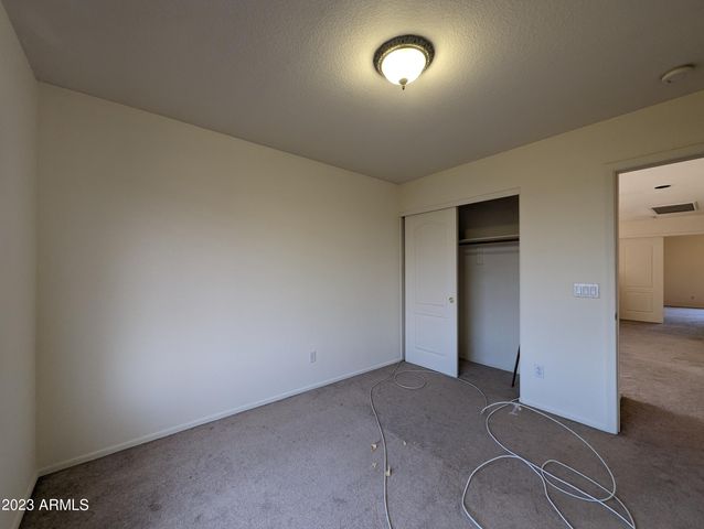 5794 W GOLDEN Lane, Glendale, AZ 85302