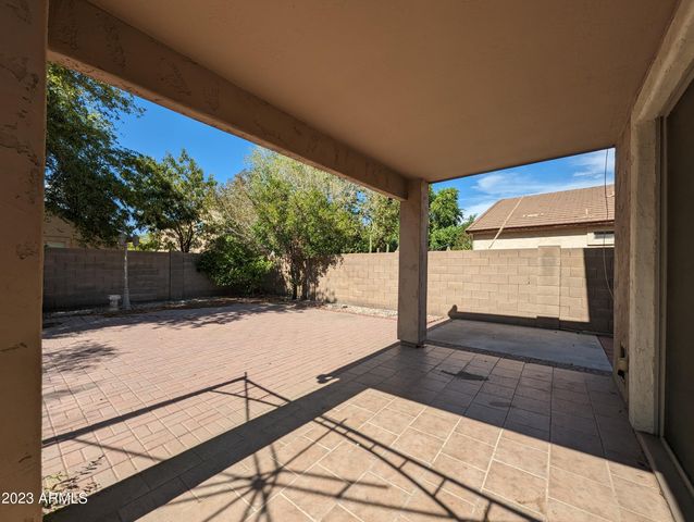 5794 W GOLDEN Lane, Glendale, AZ 85302