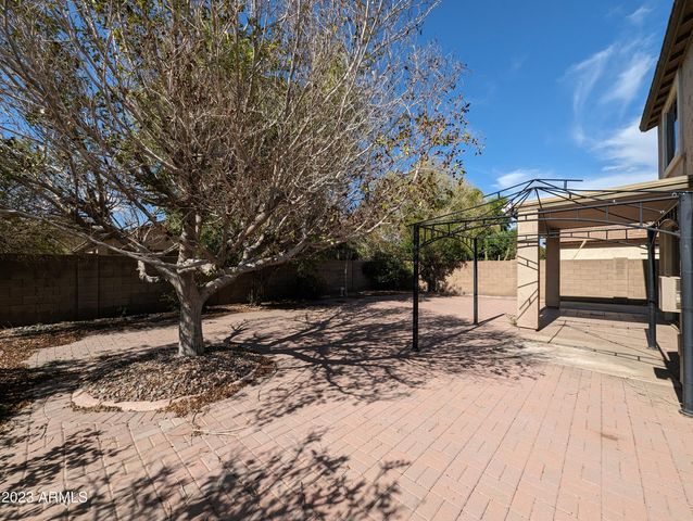 5794 W GOLDEN Lane, Glendale, AZ 85302