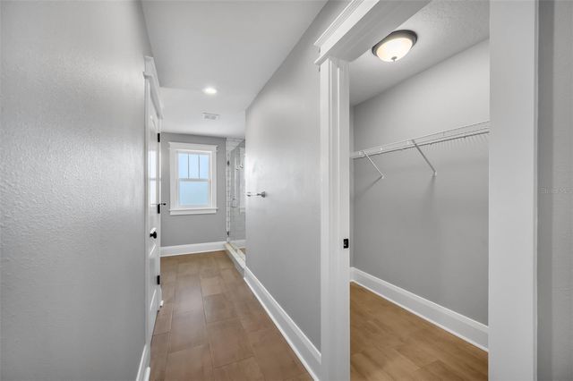 319 W GIDDENS AVENUE, Tampa, FL 33603