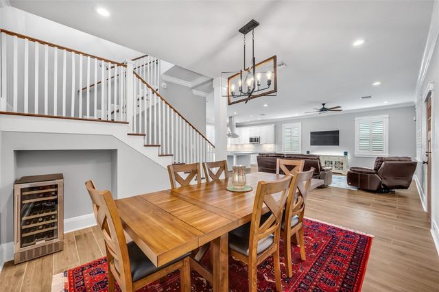 319 W GIDDENS AVENUE, Tampa, FL 33603