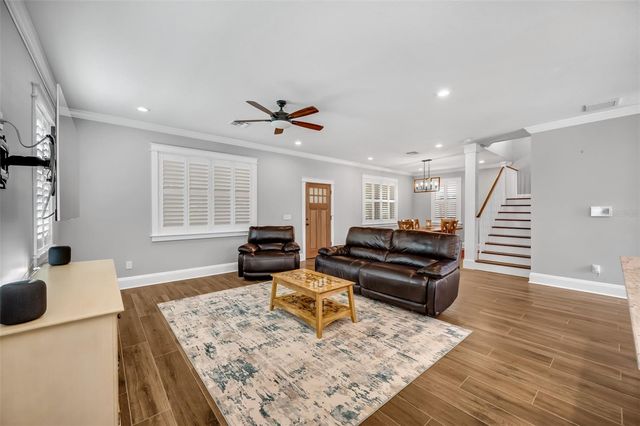 319 W GIDDENS AVENUE, Tampa, FL 33603