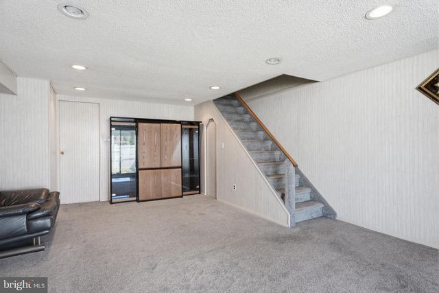 736 SELMER RD, Philadelphia, PA 19116