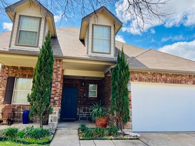 1121 Golden Eagle Court, Aubrey, TX 76227