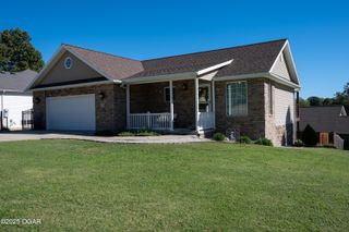 1700 Rosewood Drive, Neosho, MO 64850