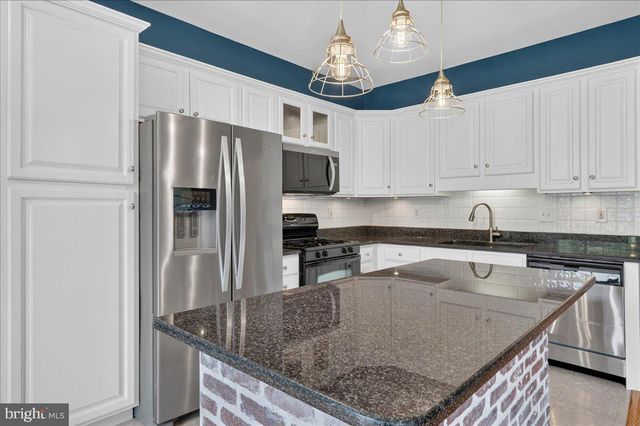 266 LONGLEAF DR, Blandon, PA 19510