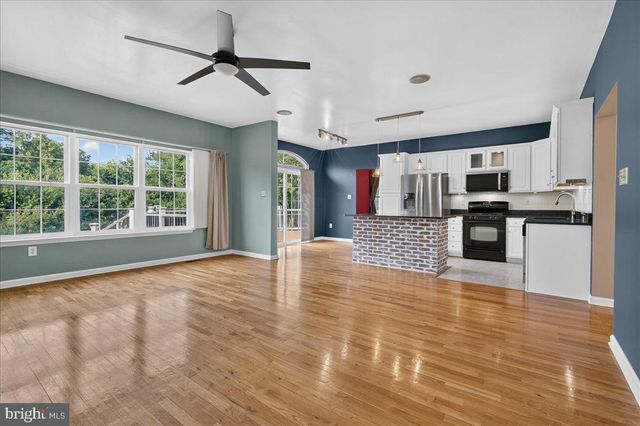266 LONGLEAF DR, Blandon, PA 19510