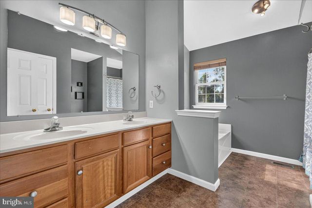 266 LONGLEAF DR, Blandon, PA 19510