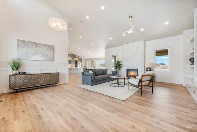 24821 Ardmore Ct, Caldwell, ID 83607