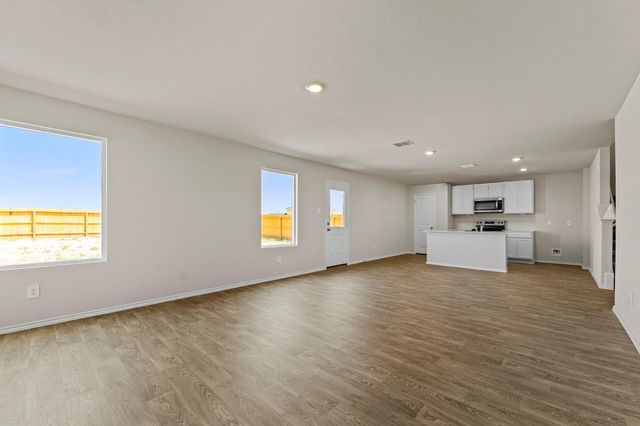 2117 Windflower LN, Luling, TX 78648