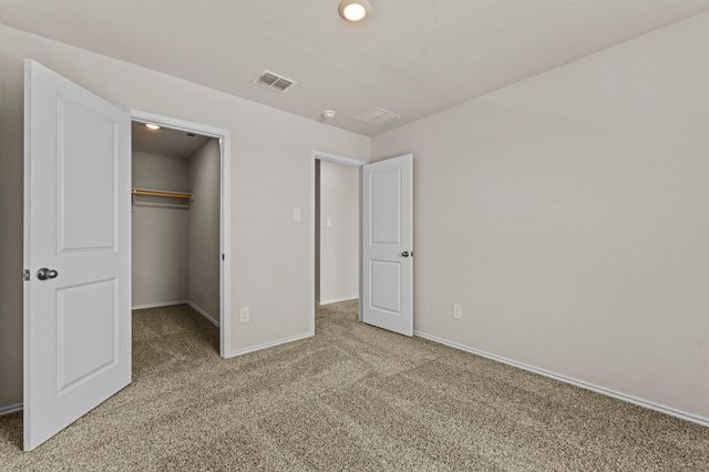 2117 Windflower LN, Luling, TX 78648