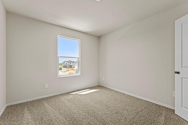2117 Windflower LN, Luling, TX 78648