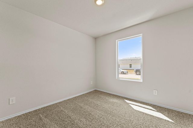 2117 Windflower LN, Luling, TX 78648
