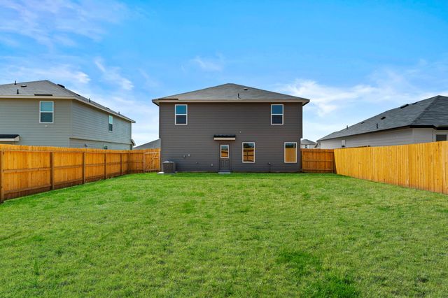 2117 Windflower LN, Luling, TX 78648