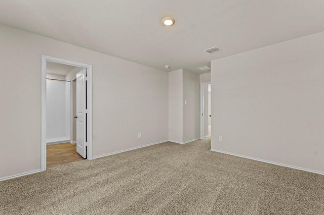 2117 Windflower LN, Luling, TX 78648