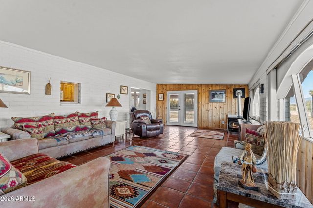 50907 W IVER Road, Aguila, AZ 85320