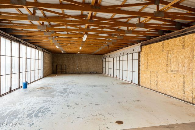 50907 W IVER Road, Aguila, AZ 85320