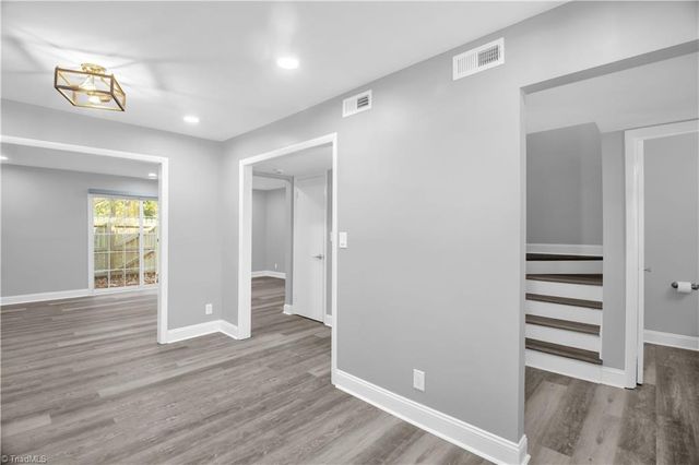 2216 Shadow Valley Road E, High Point, NC 27265