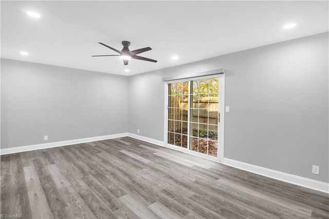 2216 Shadow Valley Road E, High Point, NC 27265