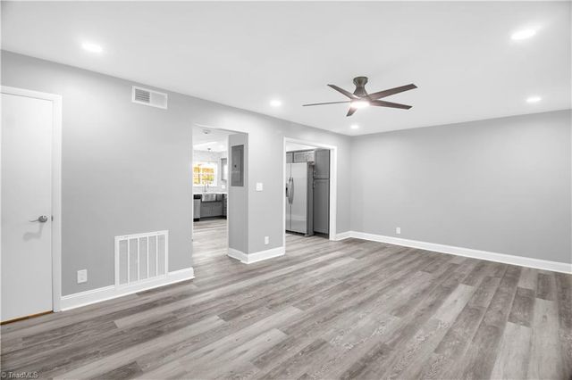 2216 Shadow Valley Road E, High Point, NC 27265