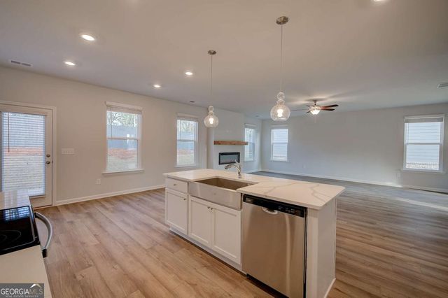 113 St Annes Place, Covington, GA 30016