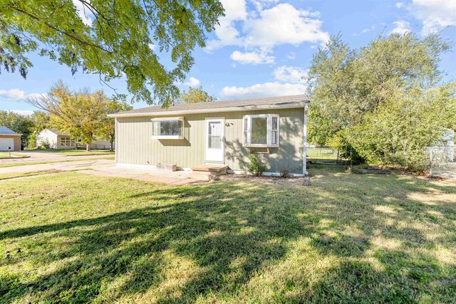 1530 Haven Ave, Salina, KS 67401