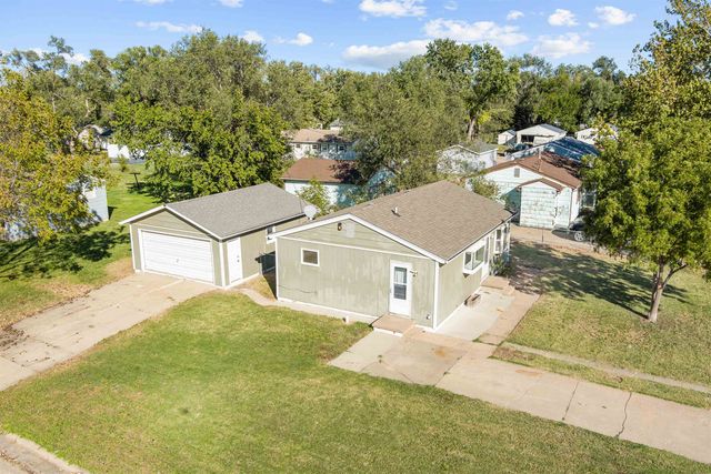 1530 Haven Ave, Salina, KS 67401