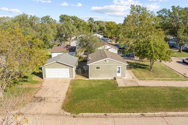 1530 Haven Ave, Salina, KS 67401