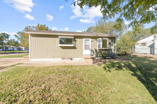 1530 Haven Ave, Salina, KS 67401