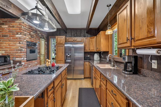 8489 Redwood Highway, Wilderville, OR 97543