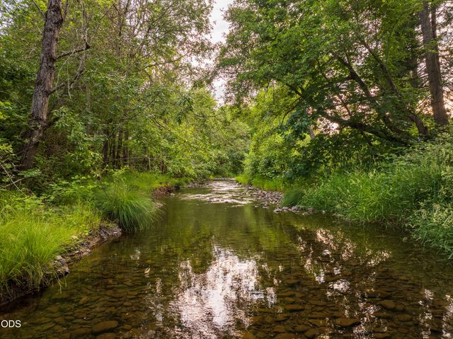 8489 Redwood Highway, Wilderville, OR 97543