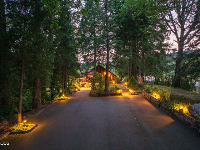 8489 Redwood Highway, Wilderville, OR 97543