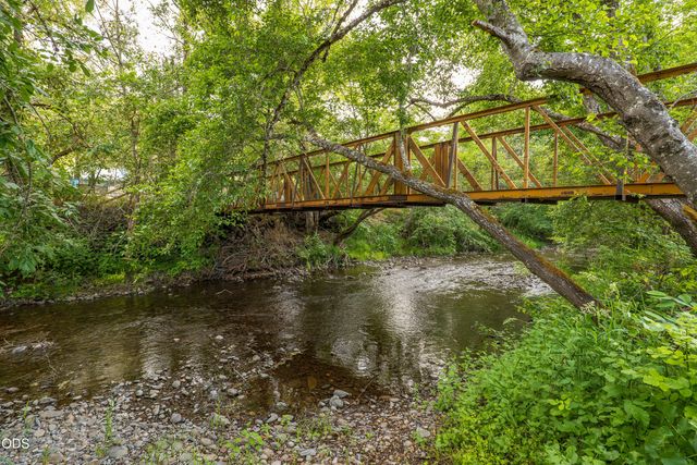 8489 Redwood Highway, Wilderville, OR 97543
