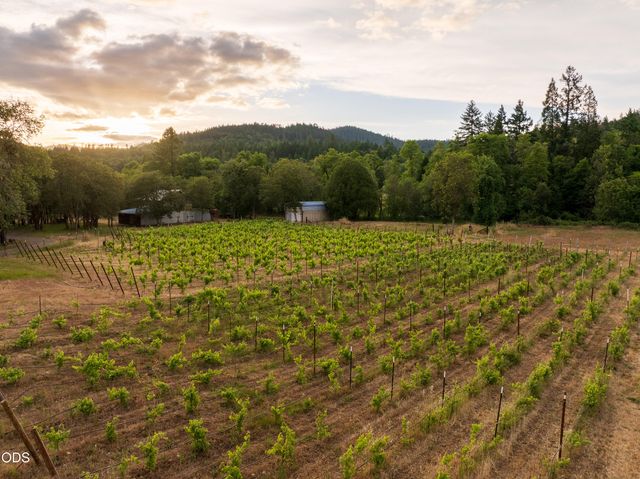 8489 Redwood Highway, Wilderville, OR 97543