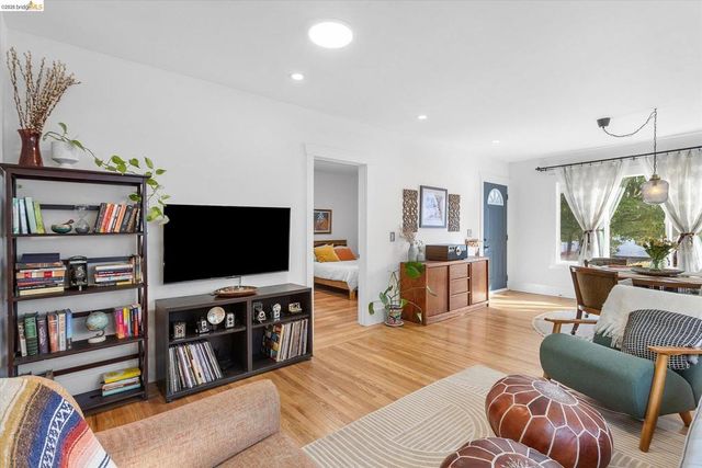 2832 Brookdale Ave, Oakland, CA 94602