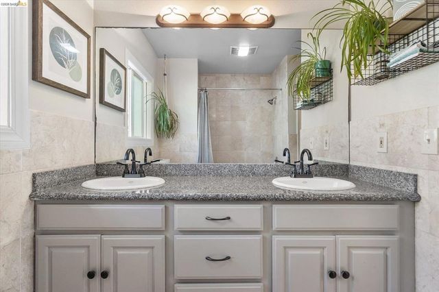 2832 Brookdale Ave, Oakland, CA 94602