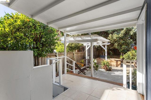 2832 Brookdale Ave, Oakland, CA 94602