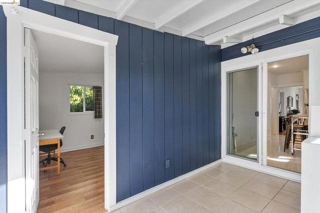 2832 Brookdale Ave, Oakland, CA 94602