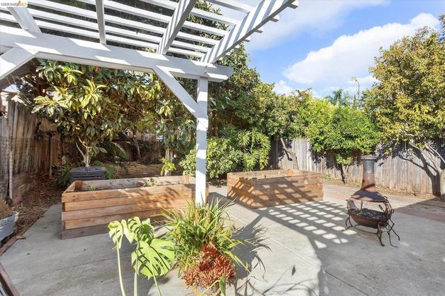 2832 Brookdale Ave, Oakland, CA 94602