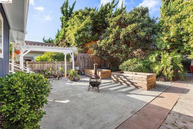 2832 Brookdale Ave, Oakland, CA 94602