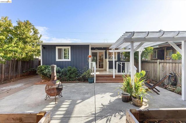 2832 Brookdale Ave, Oakland, CA 94602