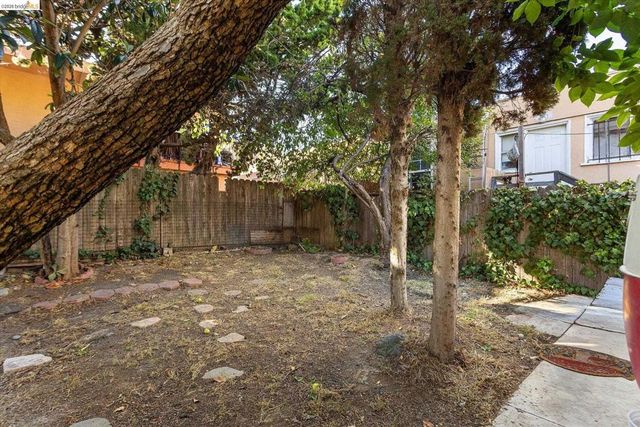 2832 Brookdale Ave, Oakland, CA 94602