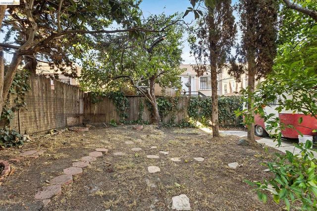 2832 Brookdale Ave, Oakland, CA 94602