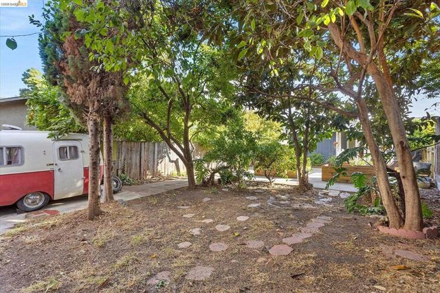 2832 Brookdale Ave, Oakland, CA 94602