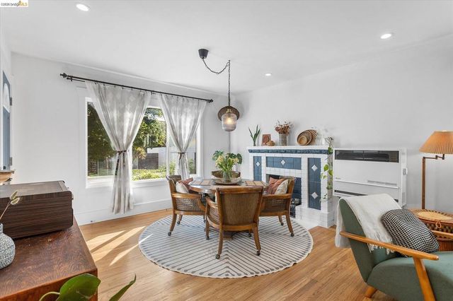 2832 Brookdale Ave, Oakland, CA 94602