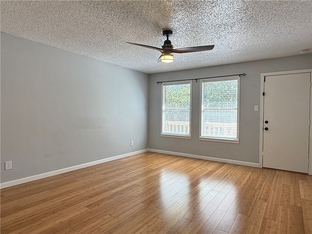 4401 River Valley Dr 201, Corpus Christi, TX 78410