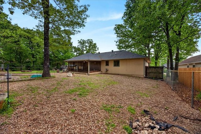 23 Hurlford Lane, Bella Vista, AR 72715