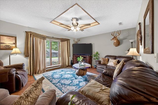 23 Hurlford Lane, Bella Vista, AR 72715