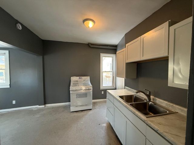 324 Van Buren Avenue, Saint Paul, MN 55103