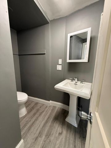 324 Van Buren Avenue, Saint Paul, MN 55103